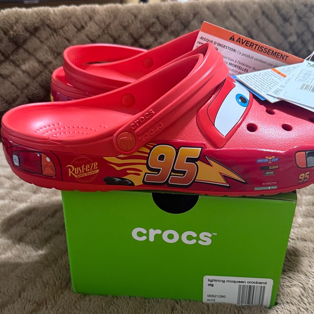 Men’s Lightning McQueen Light-Up CROCS - Picture 3 of 6